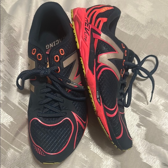 New Balance Pink and Blue Athletic Shoes for Performance - Picture 1 of 4